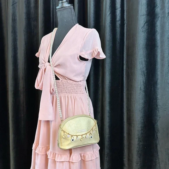 CHANEL gold metallic Crossbody pouch with bag charm and pearl chain - Picture 2 of 16
